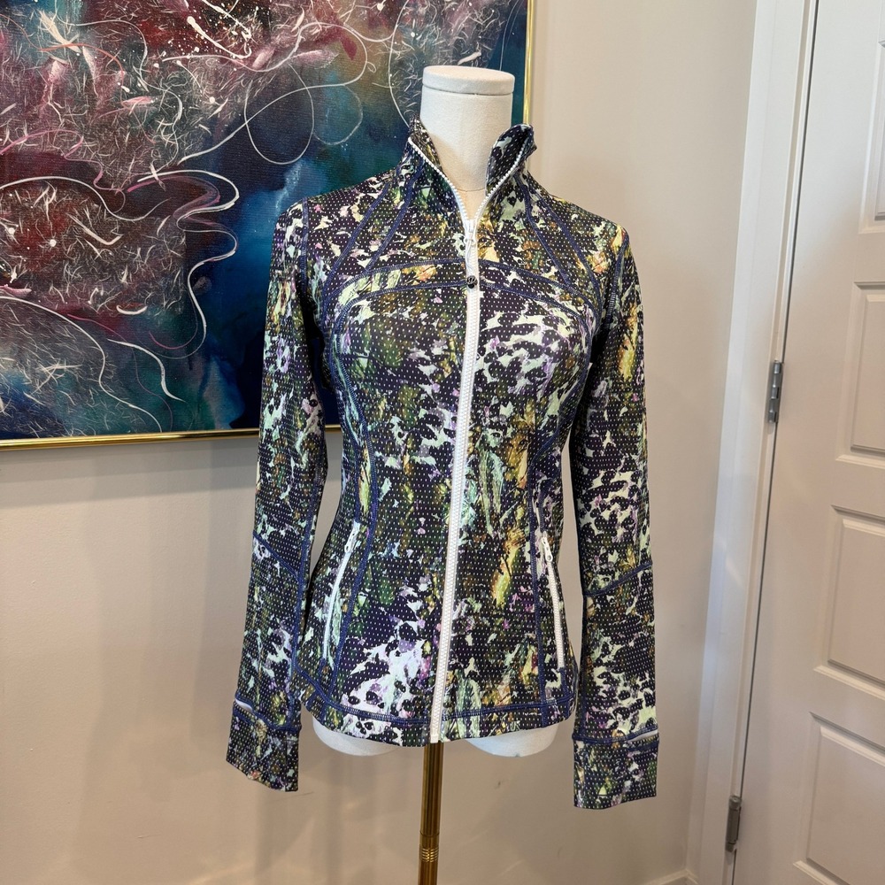Y2K Lululemon Define Jacket Size 6 Floral Sport White Abstract Full Zip Yoga EUC